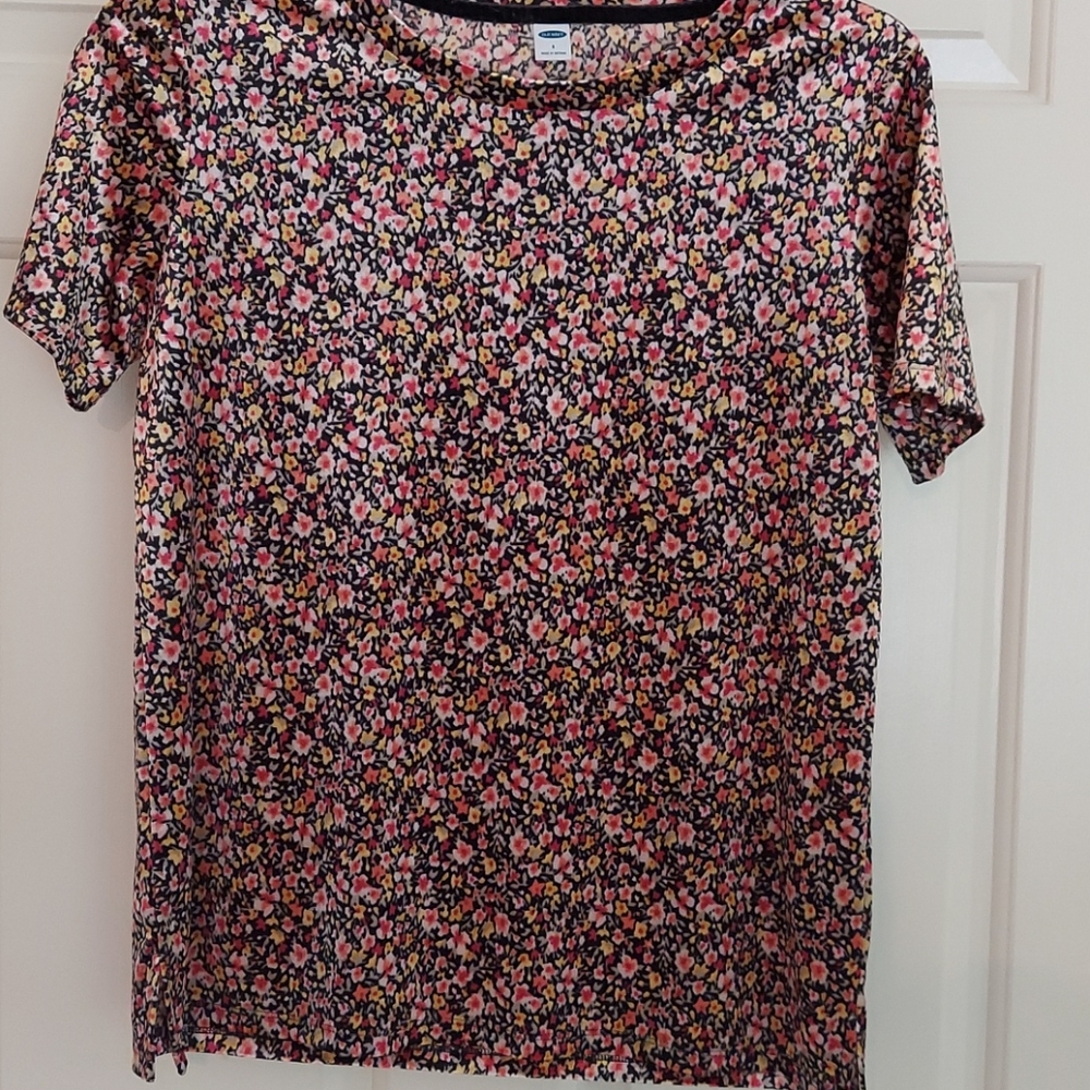 EUC Ladies size small velour ss shirt Old Navy
